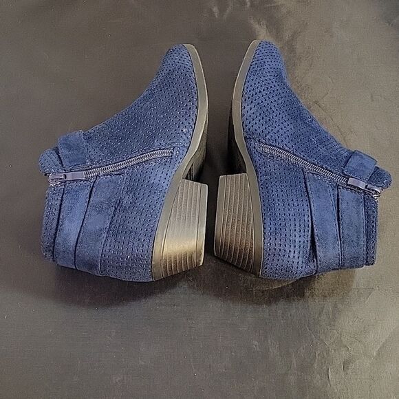 SHOE LAND SIDE ZIP CLOSURE ROUND TOE  SUEDE BOOTIE - Picture 9 of 13